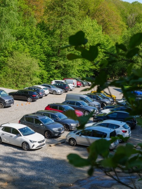 Grand parking gratuit